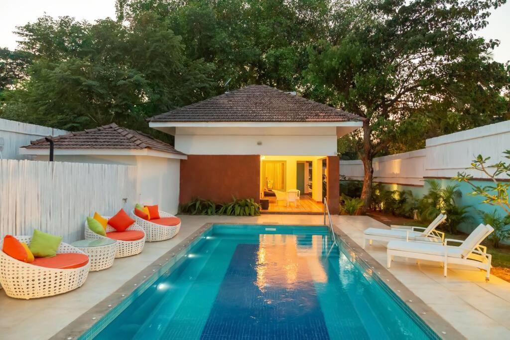 White Banyan Beach Villa, Candolim By The Acacia Villas 외부 사진